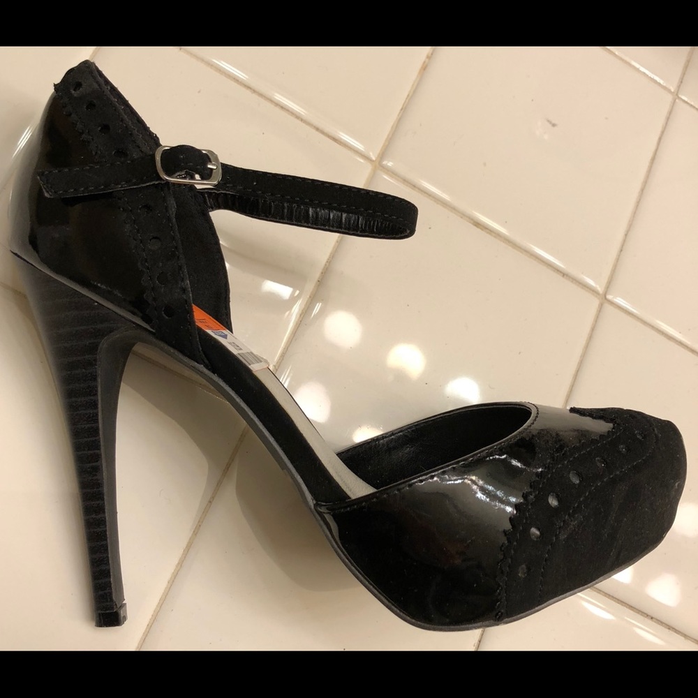 Black ankle strap heel NWOT